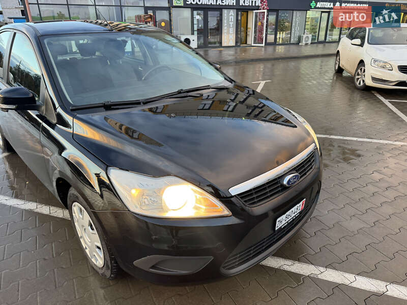 Хэтчбек Ford Focus 2010 в Луцке