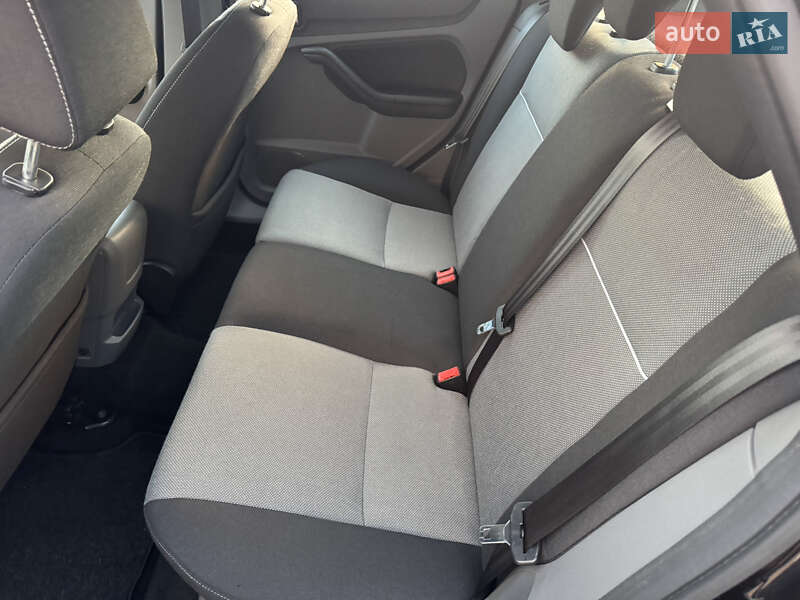 Хэтчбек Ford Focus 2010 в Луцке