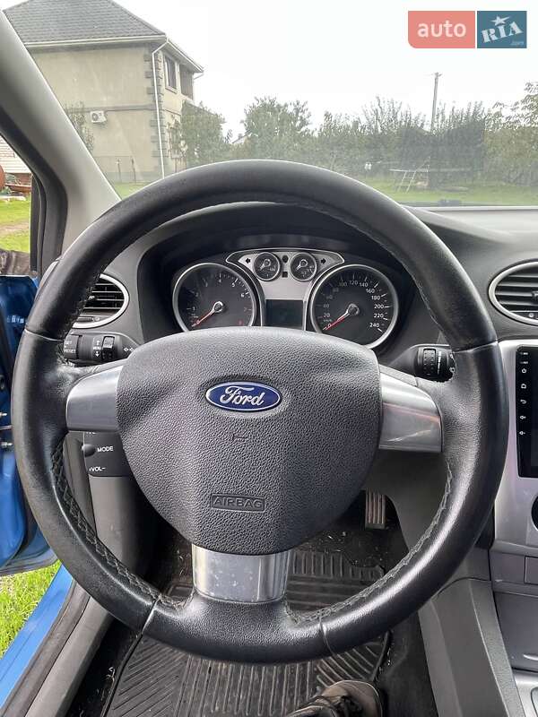 Хетчбек Ford Focus 2010 в Малодолинському