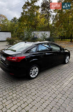 Седан Ford Focus 2016 в 