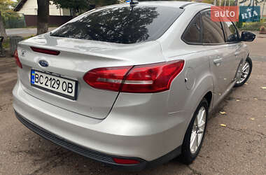 Седан Ford Focus 2015 в 