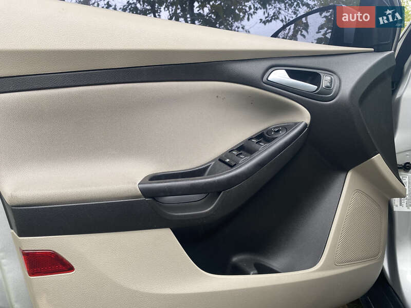 Седан Ford Focus 2015 в Калуші
