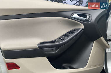 Седан Ford Focus 2015 в 