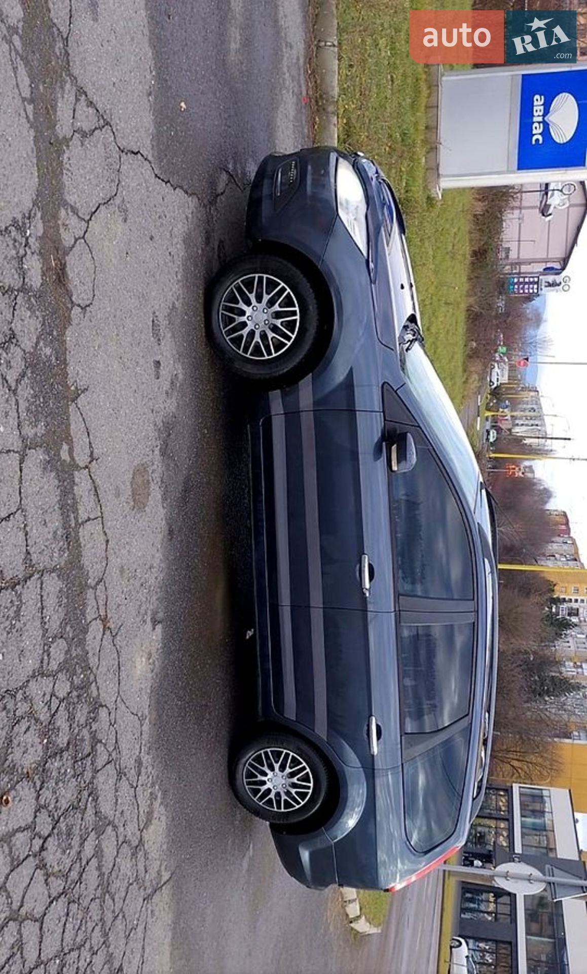 2010 Ford Focus - мініатюра 4