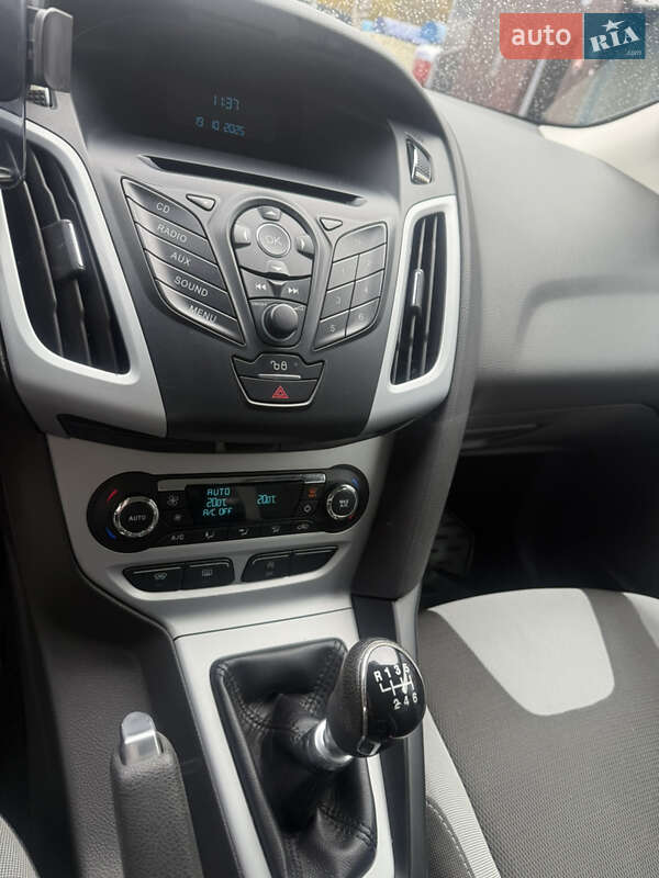 Хетчбек Ford Focus 2013 в Києві фото 12 Хетчбек Ford Focus 2013 в Києві