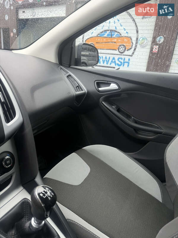 Хетчбек Ford Focus 2013 в Києві фото 14 Хетчбек Ford Focus 2013 в Києві