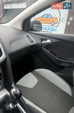 Хэтчбек Ford Focus 2013 в 