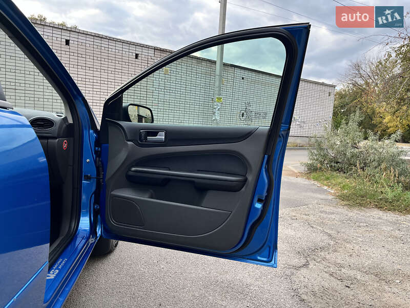 Хетчбек Ford Focus 2007 в Дніпрі