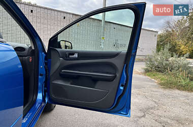 Хэтчбек Ford Focus 2007 в 