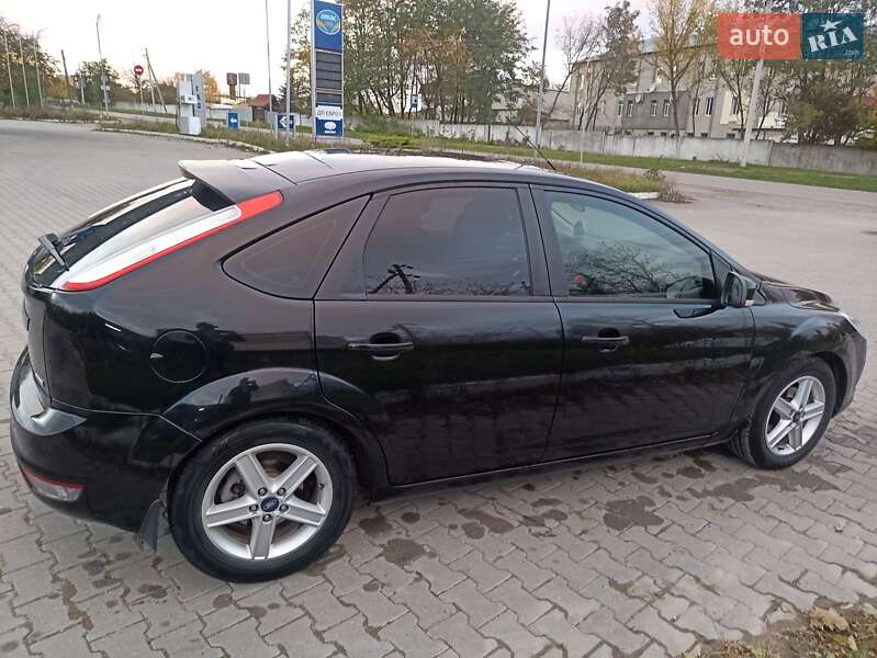 Хэтчбек Ford Focus 2011 в Гусятине