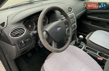 Хетчбек Ford Focus 2005 в 