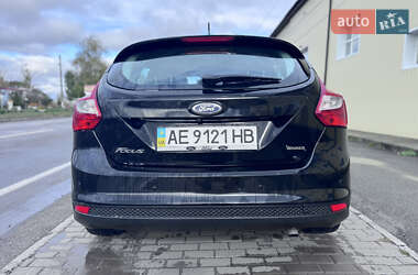Хэтчбек Ford Focus 2011 в 