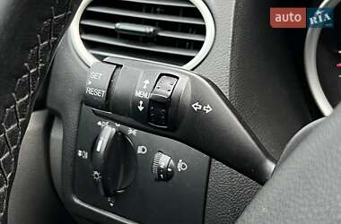 Хетчбек Ford Focus 2010 в 
