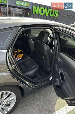 Хэтчбек Ford Focus 2015 в 