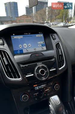 Хэтчбек Ford Focus 2015 в 