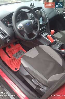 Хетчбек Ford Focus 2013 в 