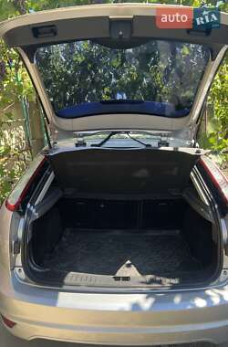 Хетчбек Ford Focus 2011 в  фото 11 Хетчбек Ford Focus 2011 в