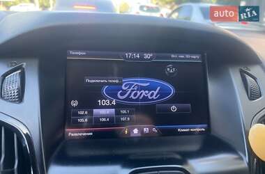 Хэтчбек Ford Focus 2013 в 