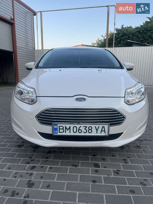 Хэтчбек Ford Focus 2013 в Сумах