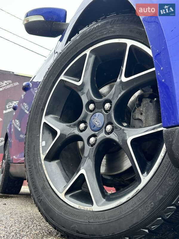 Седан Ford Focus 2013 в Сумах