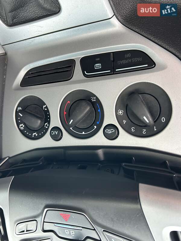 Седан Ford Focus 2013 в Сумах