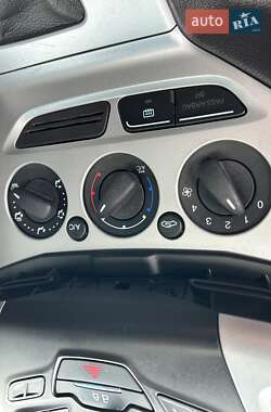 Седан Ford Focus 2013 в 