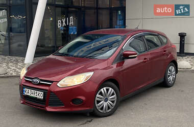 Хэтчбек Ford Focus 2012 в 
