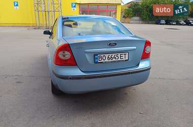 Седан Ford Focus 2005 в 