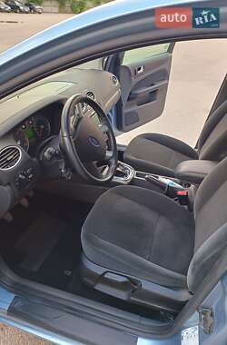 Седан Ford Focus 2005 в 