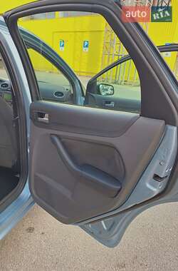 Седан Ford Focus 2005 в 