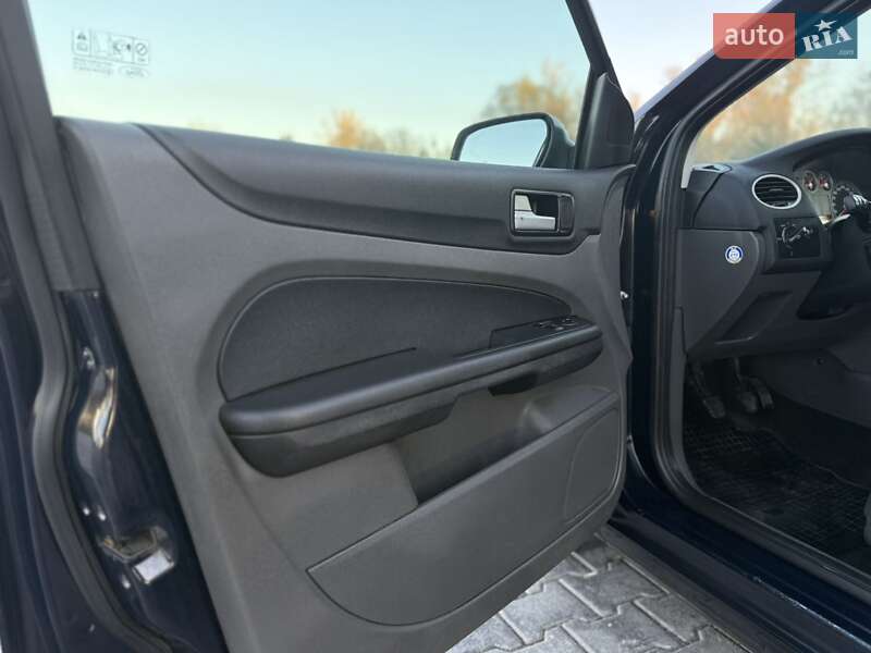 Хетчбек Ford Focus 2007 в Чернівцях фото 6 Хетчбек Ford Focus 2007 в Чернівцях