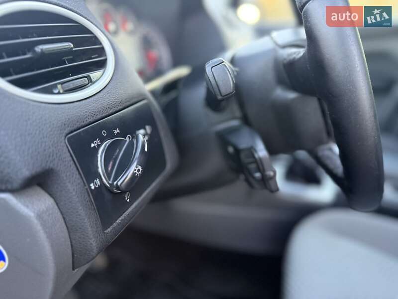 Хетчбек Ford Focus 2007 в Чернівцях фото 11 Хетчбек Ford Focus 2007 в Чернівцях