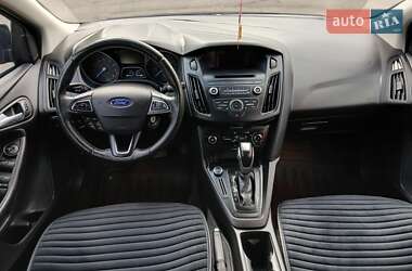 Хетчбек Ford Focus 2015 в 