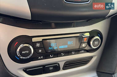Хетчбек Ford Focus 2011 в 