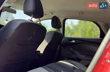 Хетчбек Ford Focus 2011 в 