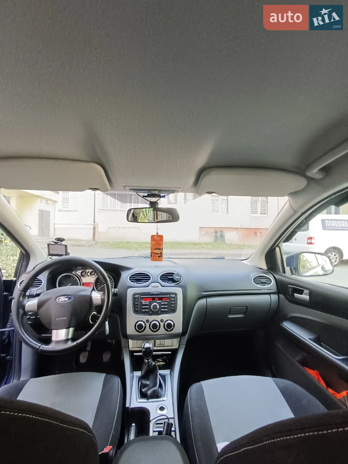 2010 Ford Focus - мініатюра 11