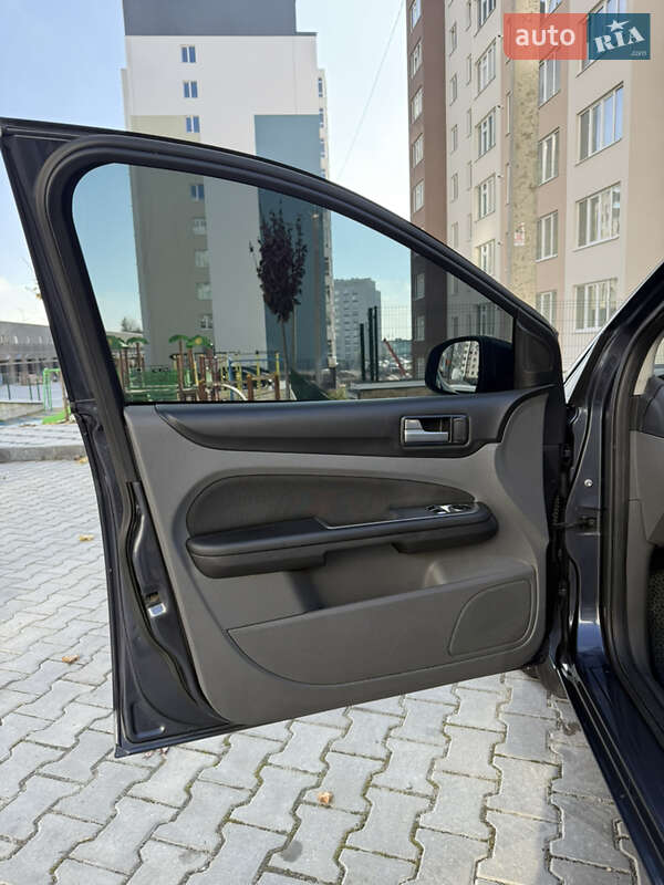 Седан Ford Focus 2010 в Хмельницькому фото 8 Седан Ford Focus 2010 в Хмельницькому
