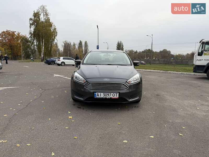 Седан Ford Focus 2017 в Киеве