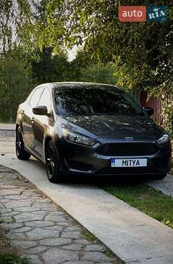 Седан Ford Focus 2015 в 