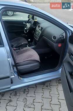 Хэтчбек Ford Focus 2006 в  фото 10 Хэтчбек Ford Focus 2006 в