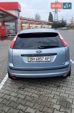 Хэтчбек Ford Focus 2006 в  фото 4 Хэтчбек Ford Focus 2006 в