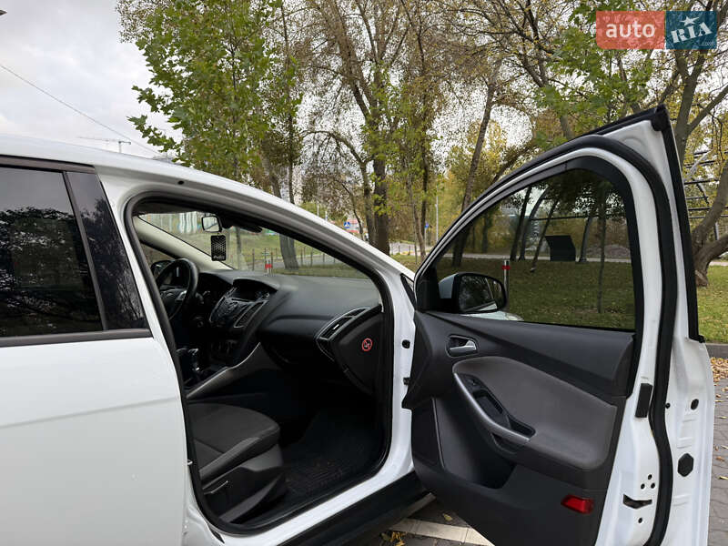 Универсал Ford Focus 2013 в Киеве фото 35 Универсал Ford Focus 2013 в Киеве