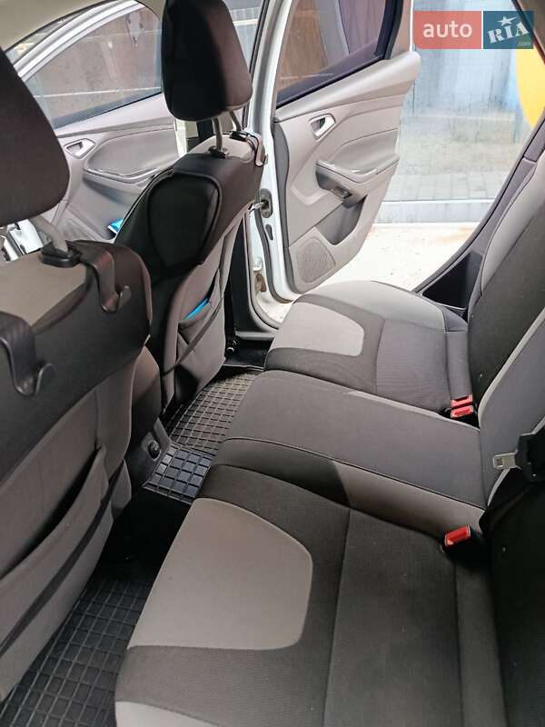 Универсал Ford Focus 2013 в Каменском