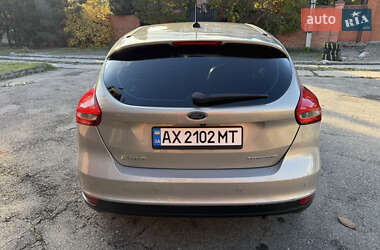 Хетчбек Ford Focus 2015 в 