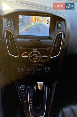 Хетчбек Ford Focus 2015 в 