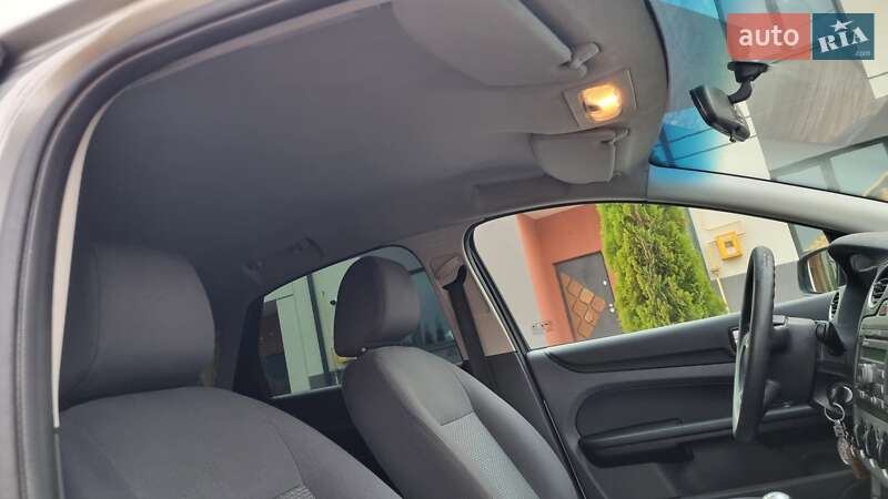 Хетчбек Ford Focus 2005 в Луцьку фото 20 Хетчбек Ford Focus 2005 в Луцьку