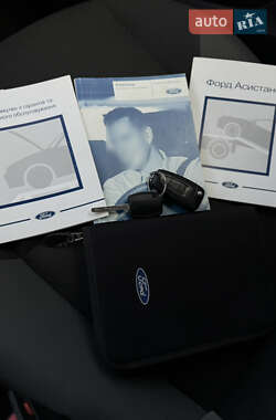 Хетчбек Ford Focus 2011 в 