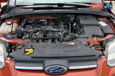 Хетчбек Ford Focus 2011 в 