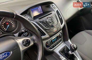 Універсал Ford Focus 2012 в  фото 51 Універсал Ford Focus 2012 в