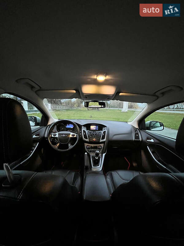 Універсал Ford Focus 2013 в Звягелі
